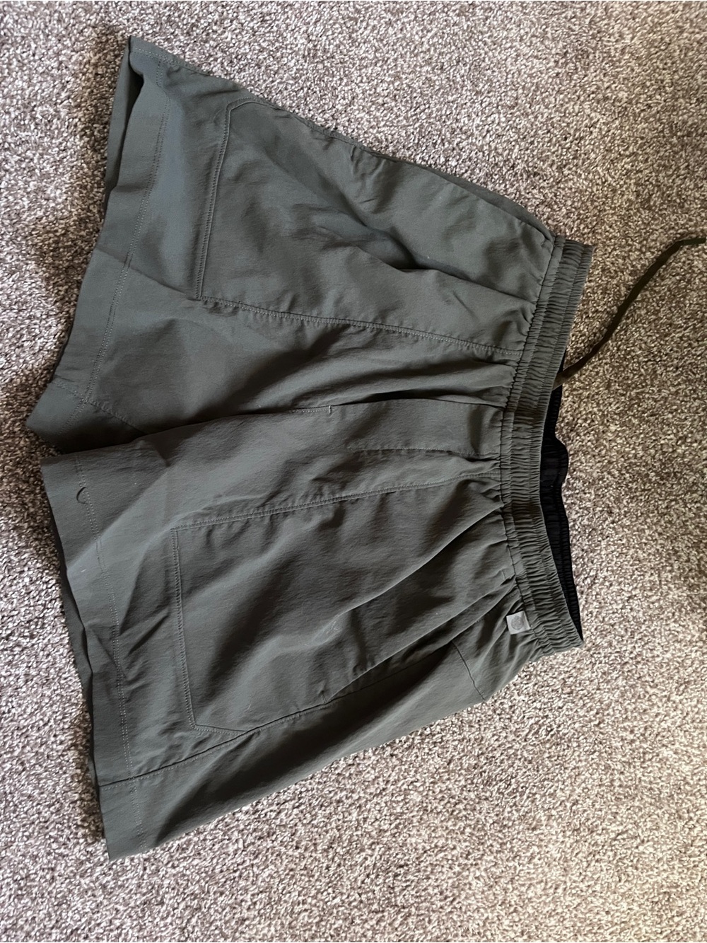 Lululemon men’s green shorts